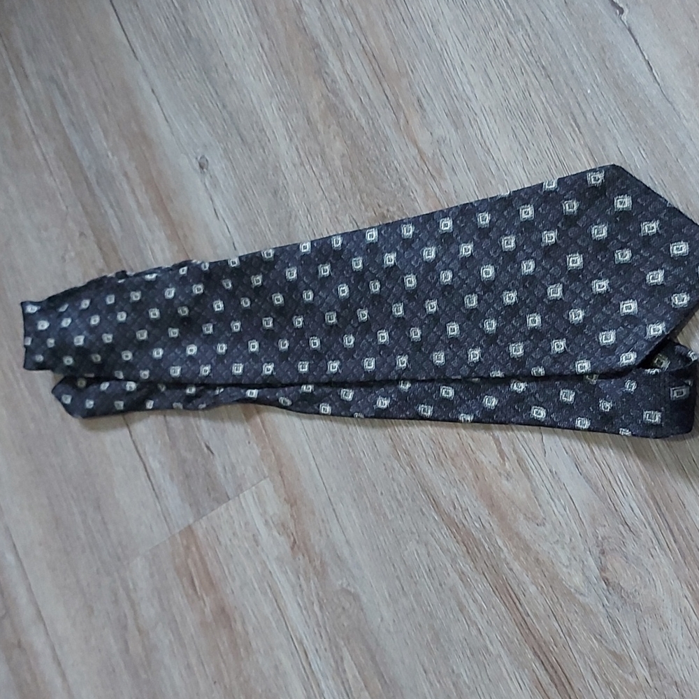 Geoffrey Beene tie